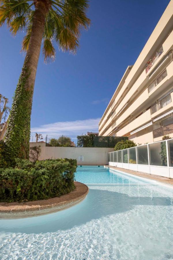 BNB RENTING chez J-P - 100m plage 2-4pers terrasse vue mer piscine garage privé Antibes Buitenkant foto